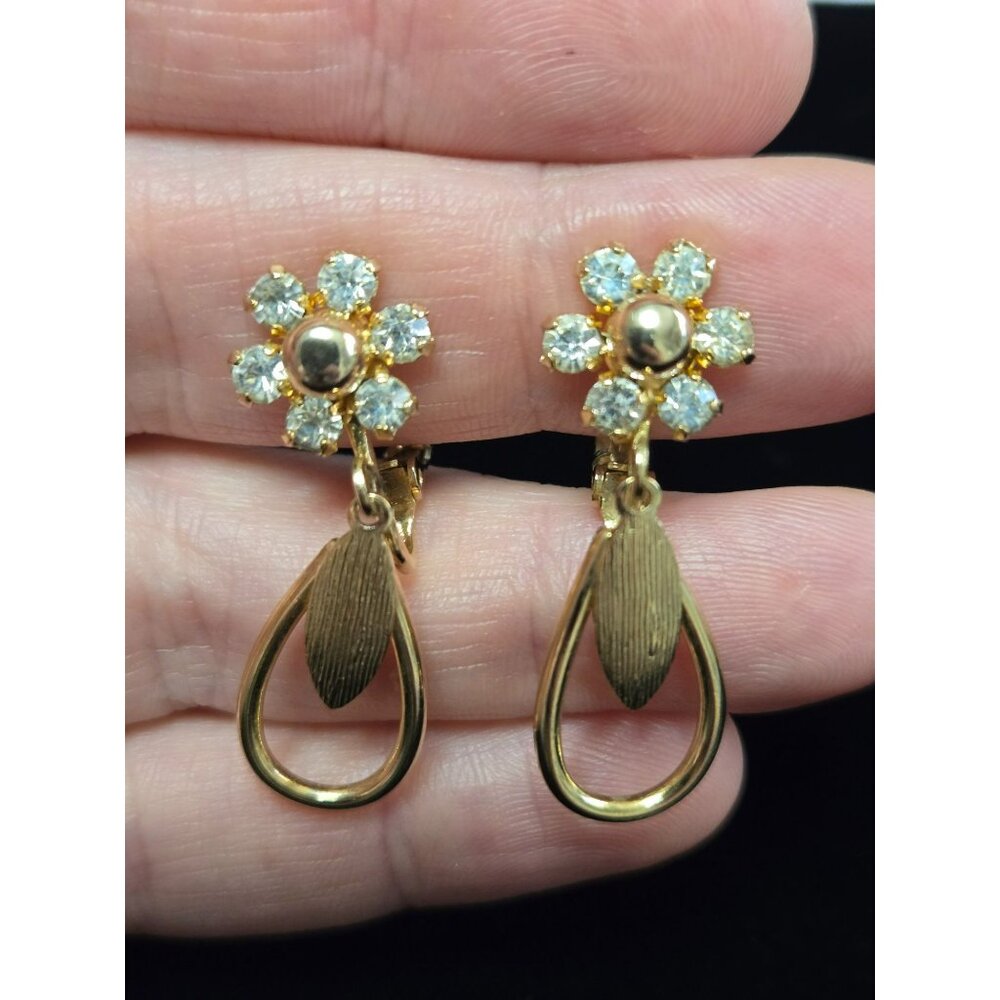 Vintage Sarah Cov Crystal Flower Drop Clip-on Earrings